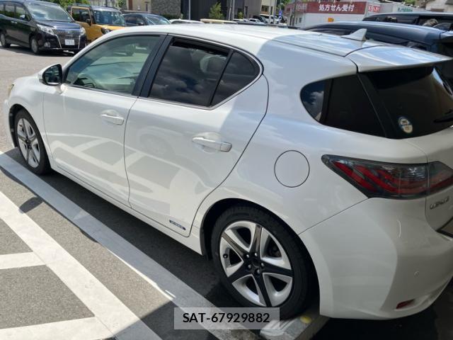 Lexus CT 2011-02 7786433-3