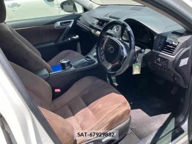 Lexus CT 2011-02 7786433-5