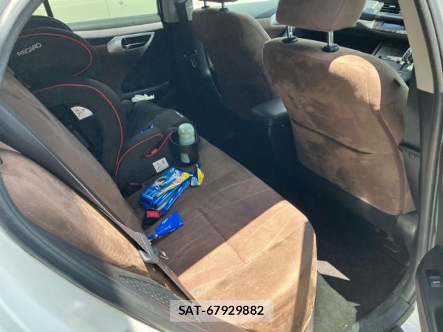 Lexus CT 2011-02 7786433-6