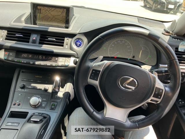 Lexus CT 2011-02 7786433-7