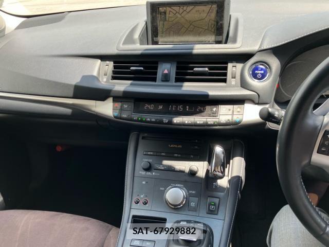 Lexus CT 2011-02 7786433-8