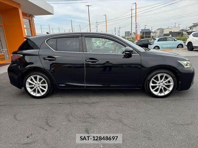 Lexus CT 2012-03 7877319-10