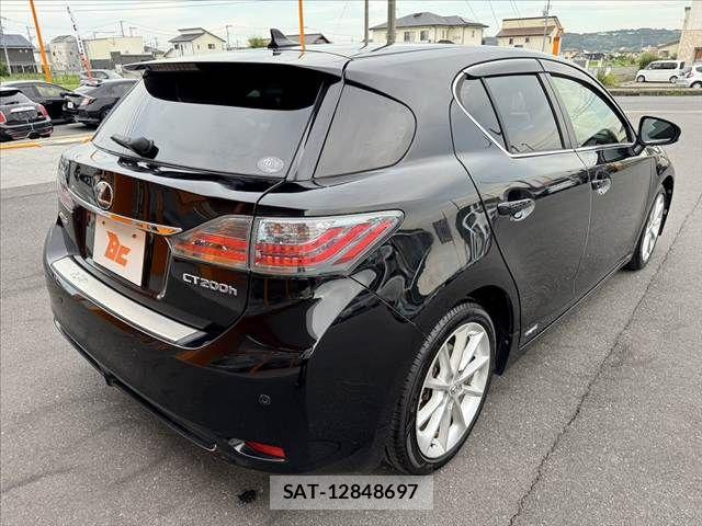 Lexus CT 2012-03 7877319-14