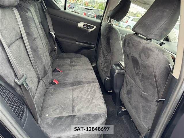 Lexus CT 2012-03 7877319-16