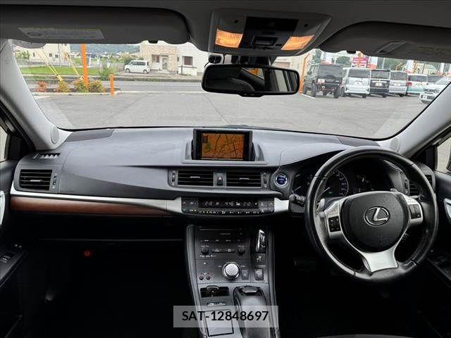 Lexus CT 2012-03 7877319-1