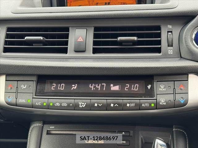 Lexus CT 2012-03 7877319-22