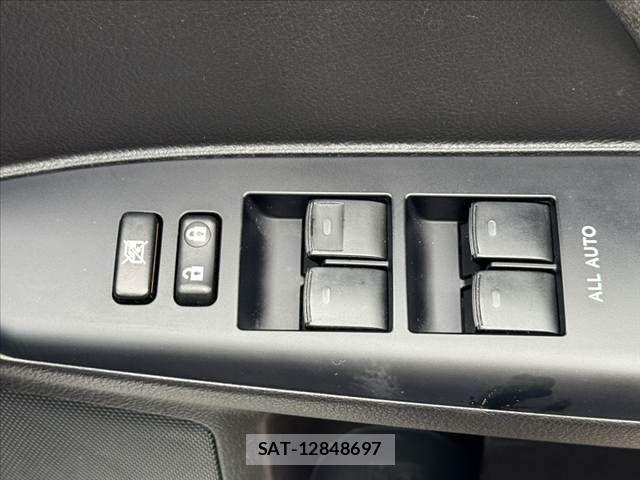 Lexus CT 2012-03 7877319-29