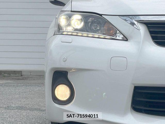 Lexus CT 2011-07 7877311-12