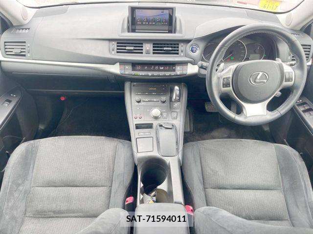 Lexus CT 2011-07 7877311-1