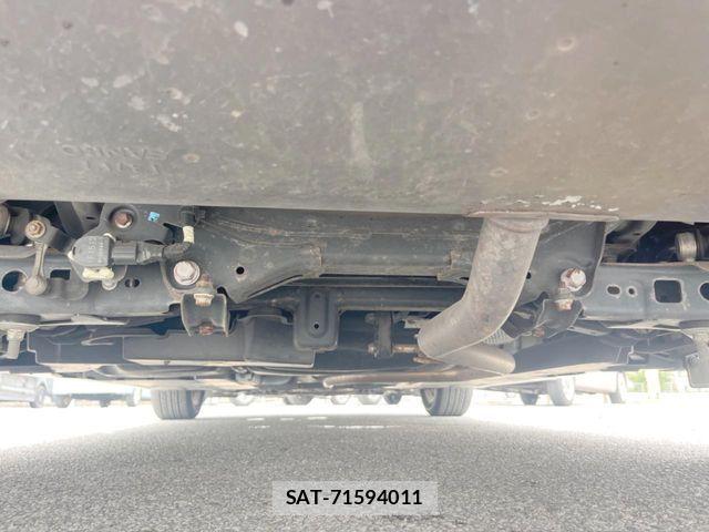 Lexus CT 2011-07 7877311-19