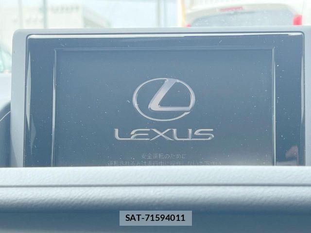 Lexus CT 2011-07 7877311-4