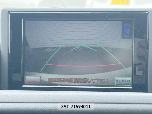 Lexus CT 2011-07 7877311-5