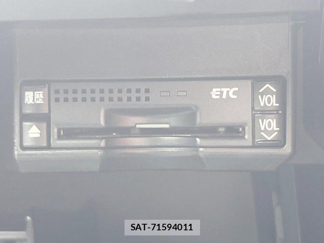 Lexus CT 2011-07 7877311-6