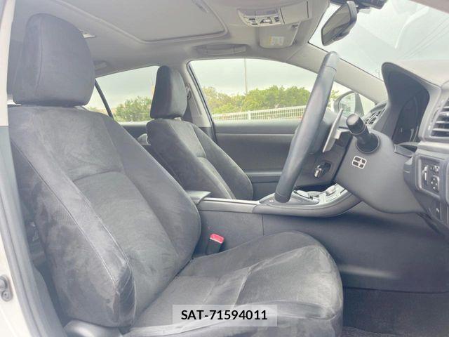 Lexus CT 2011-07 7877311-8
