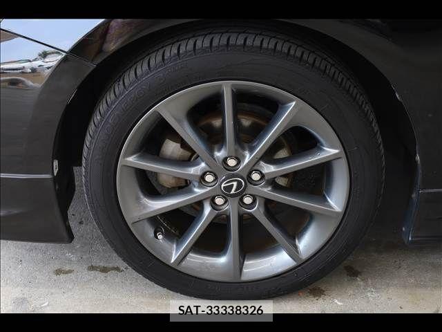 Lexus CT 2012-04 7877309-13