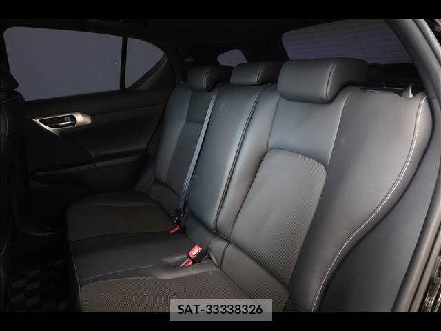 Lexus CT 2012-04 7877309-18