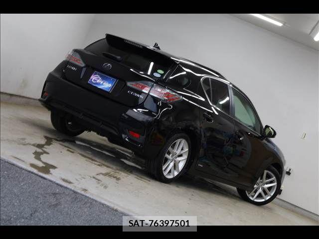 Lexus CT 2015-11 7877308-11