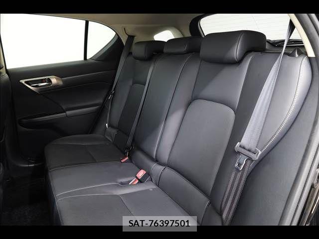 Lexus CT 2015-11 7877308-18