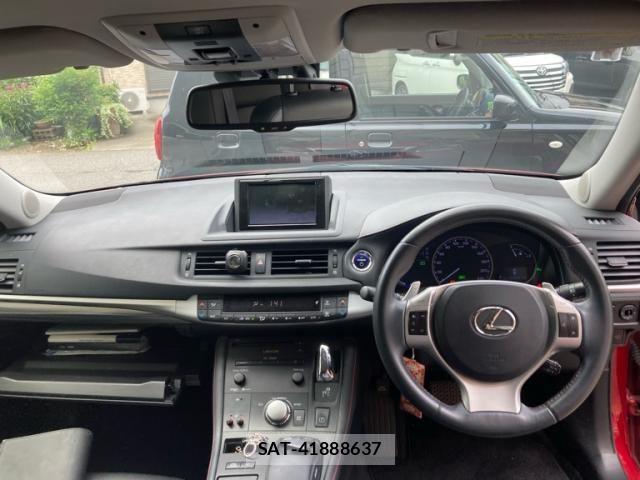 Lexus CT 2013-07 7902839-18