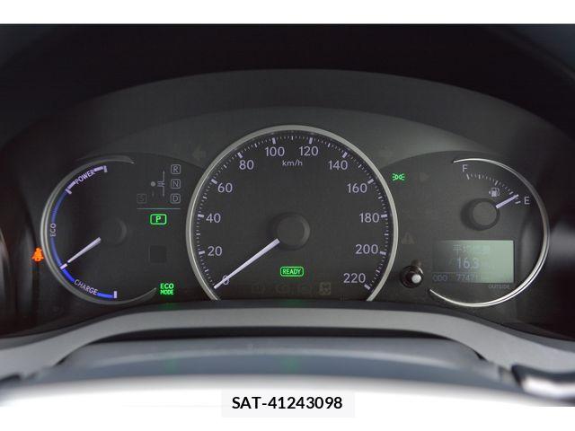 Lexus CT 2011-11 7962373-9