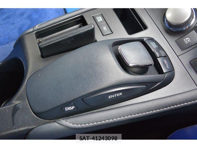 Lexus CT 2011-11 7962373-12