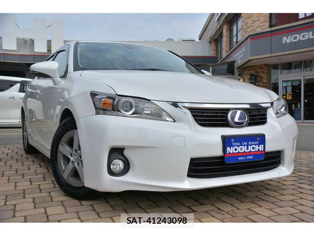 Lexus CT 2011-11 7962373-2