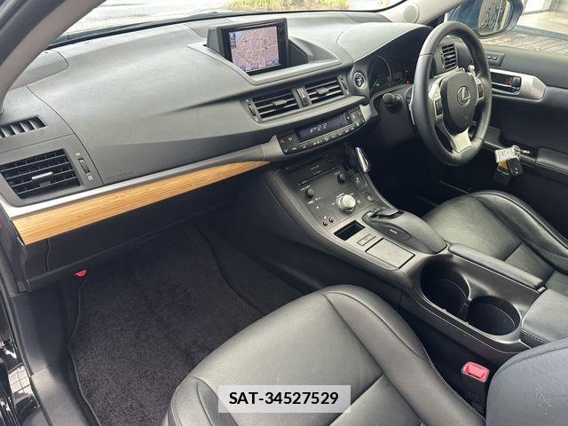 Lexus CT 2013-02 7962372-2