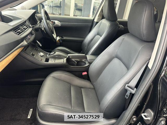 Lexus CT 2013-02 7962372-3