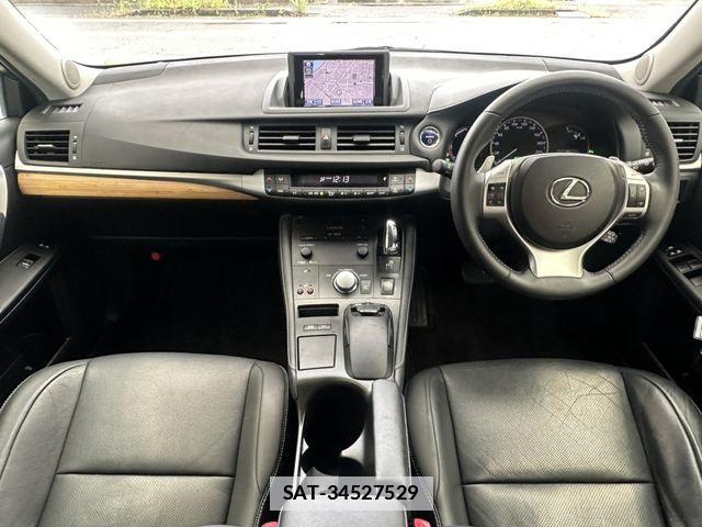Lexus CT 2013-02 7962372-6