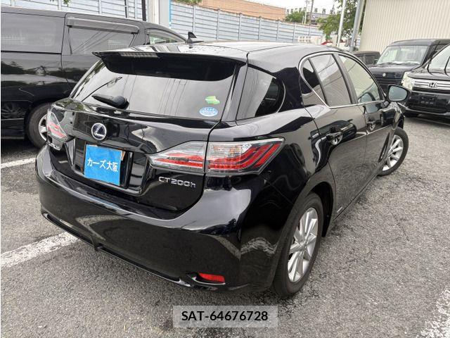 Lexus CT 2012-04 7979742-2