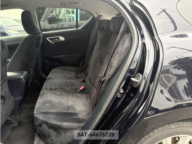 Lexus CT 2012-04 7979742-4