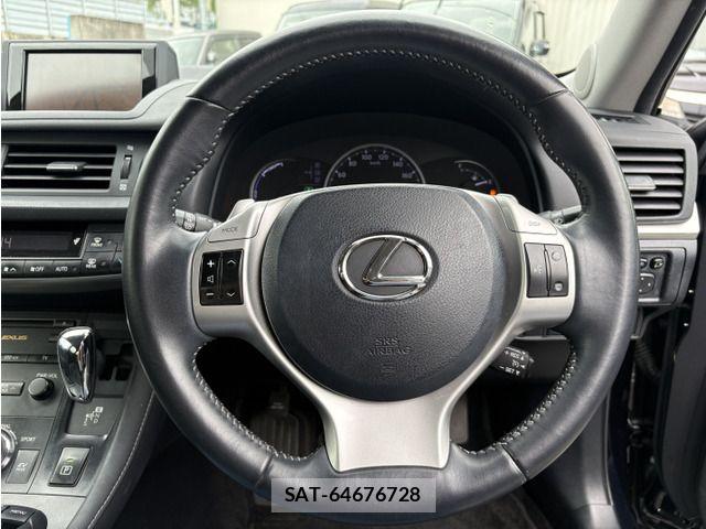 Lexus CT 2012-04 7979742-6