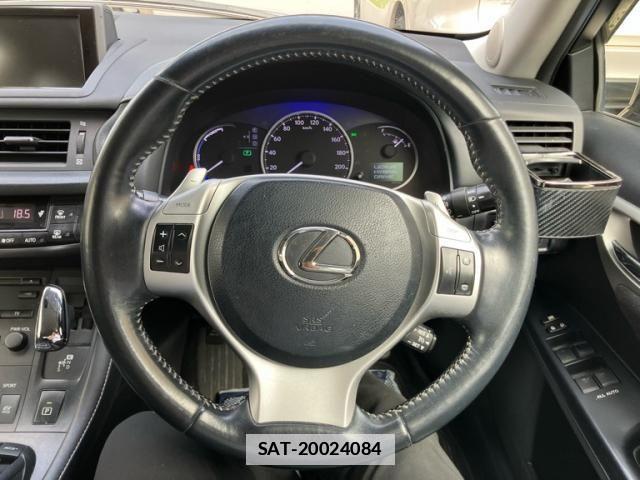 Lexus CT 2012-04 7979744-16
