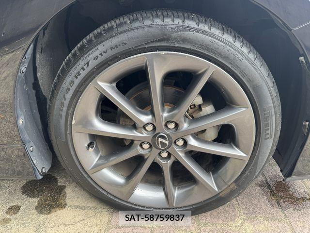 Lexus CT 2011-03 7979745-11