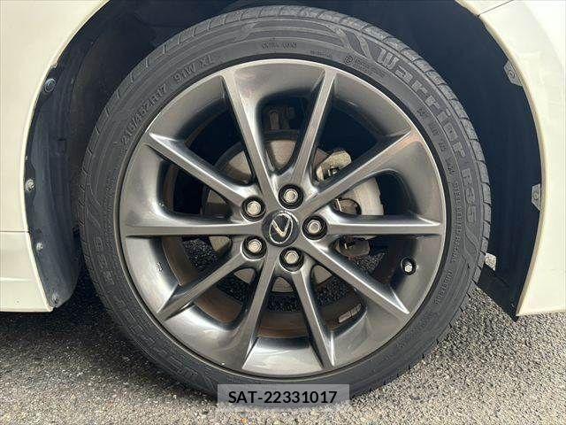 Lexus CT 2011-11 8036388-10