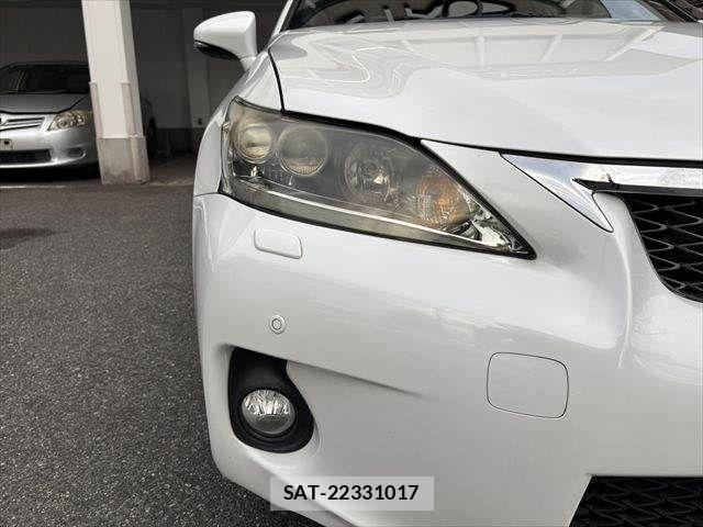 Lexus CT 2011-11 8036388-18