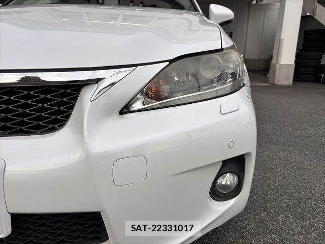 Lexus CT 2011-11 8036388-19