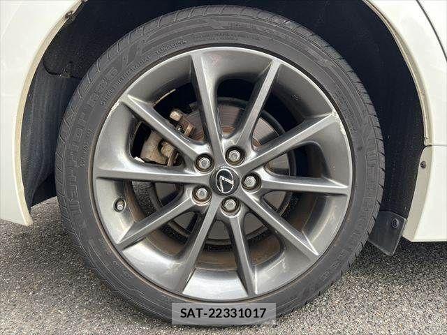 Lexus CT 2011-11 8036388-22