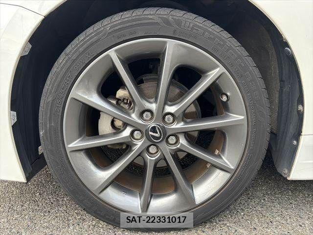 Lexus CT 2011-11 8036388-23