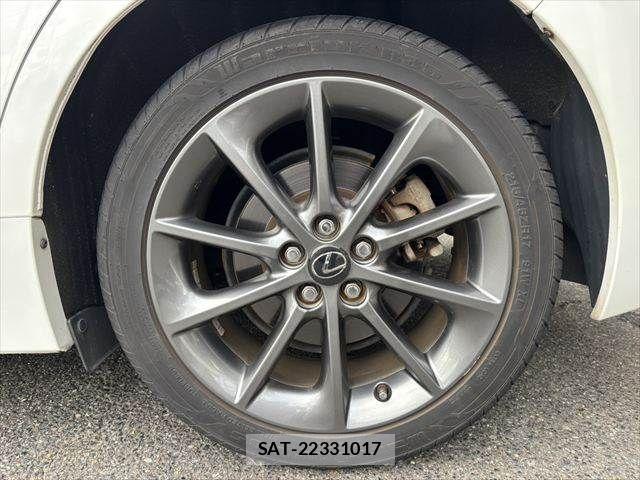 Lexus CT 2011-11 8036388-24
