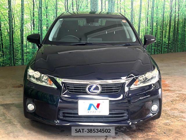 Lexus CT 2012-10 8036386-9