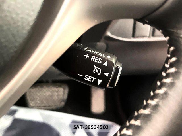 Lexus CT 2012-10 8036386-4