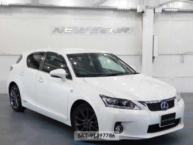 Lexus CT 2011-06 8036385-0