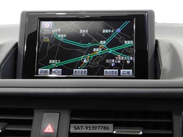 Lexus CT 2011-06 8036385-11