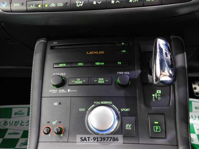 Lexus CT 2011-06 8036385-17