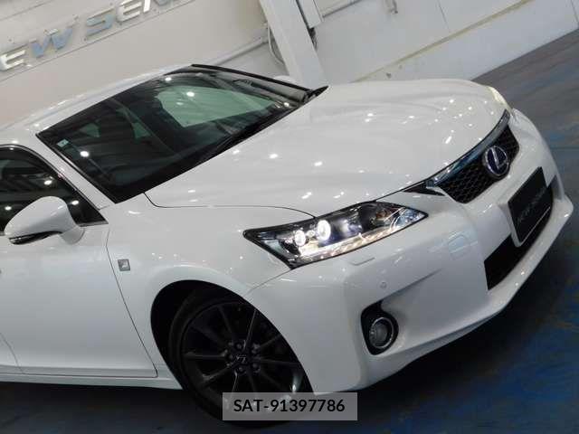 Lexus CT 2011-06 8036385-2