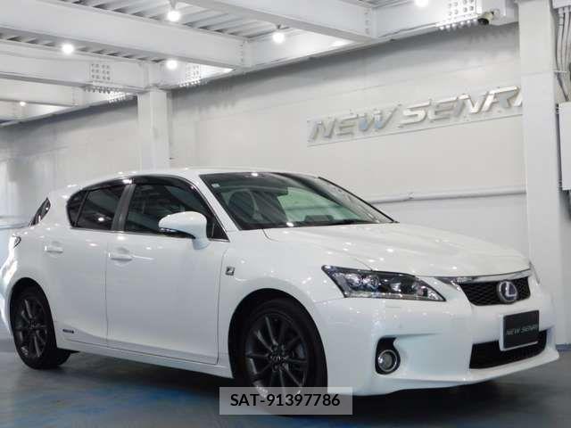 Lexus CT 2011-06 8036385-5