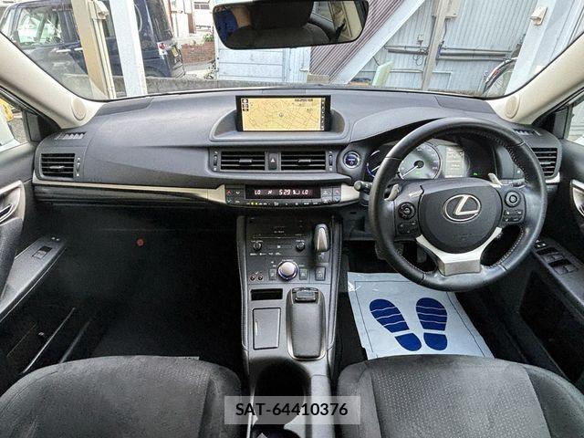 Lexus CT 2017-12 8074325-9