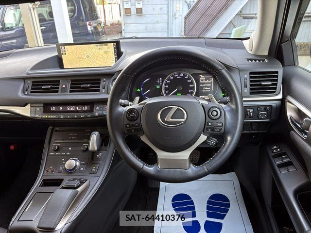 Lexus CT 2017-12 8074325-10