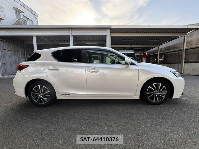 Lexus CT 2017-12 8074325-4
